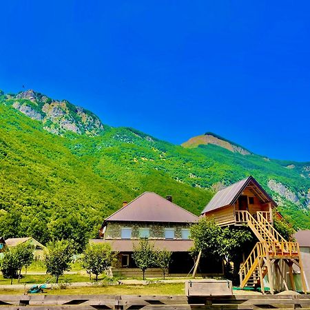 The Blue Eye Bed & Breakfast Vusanje Luaran gambar
