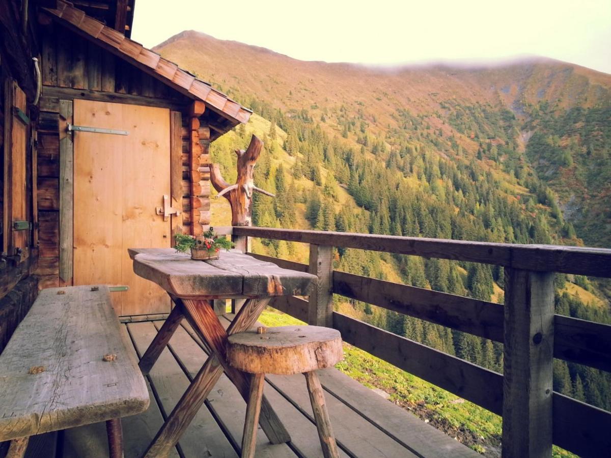 The Blue Eye Bed & Breakfast Vusanje Luaran gambar
